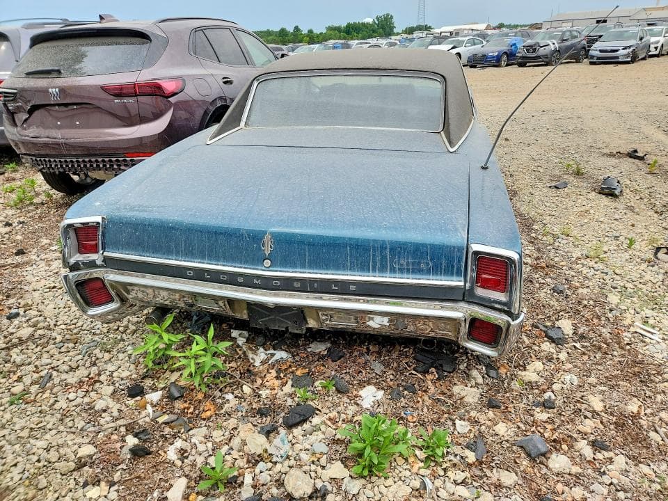 1967 OLDSMOBILE CUTLASS 6