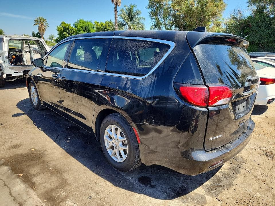 2023 CHRYSLER VOYAGER LX 2