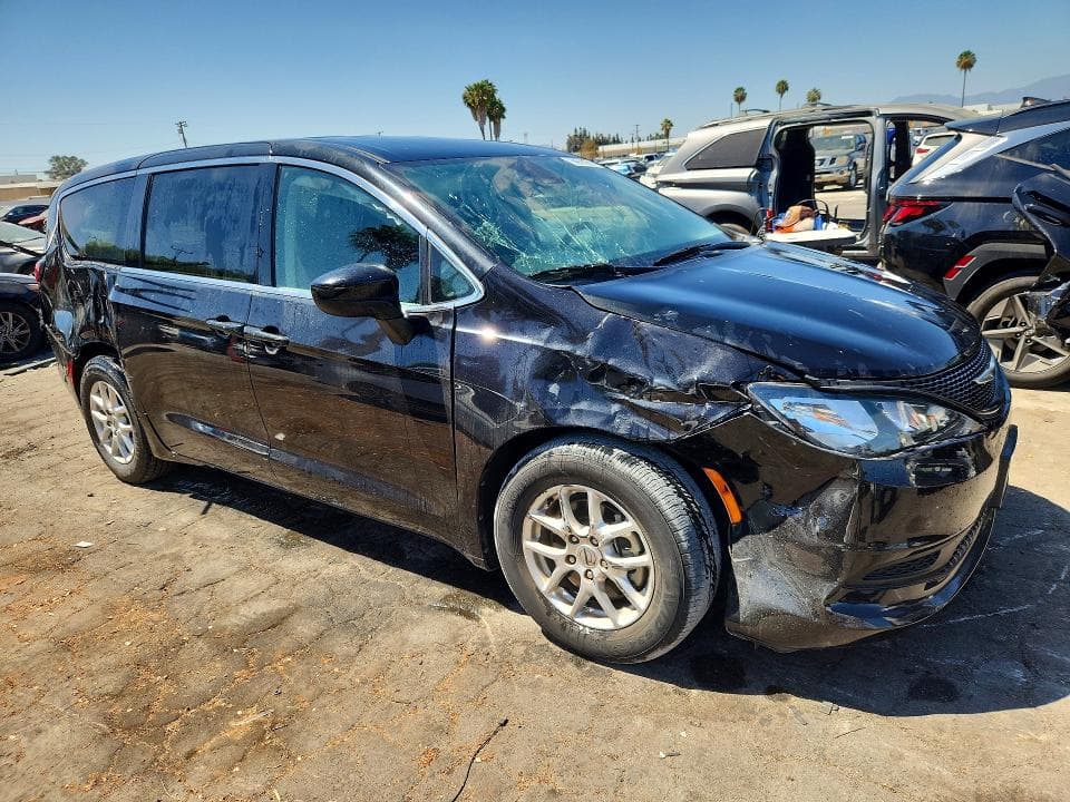 2023 CHRYSLER VOYAGER LX 4