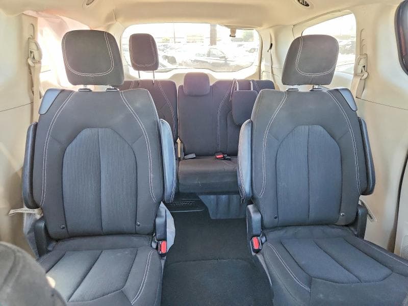 2023 CHRYSLER VOYAGER LX 10