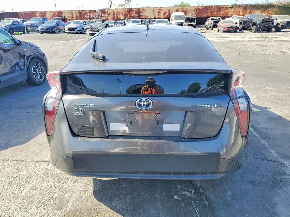 2017 TOYOTA PRIUS TWO 6