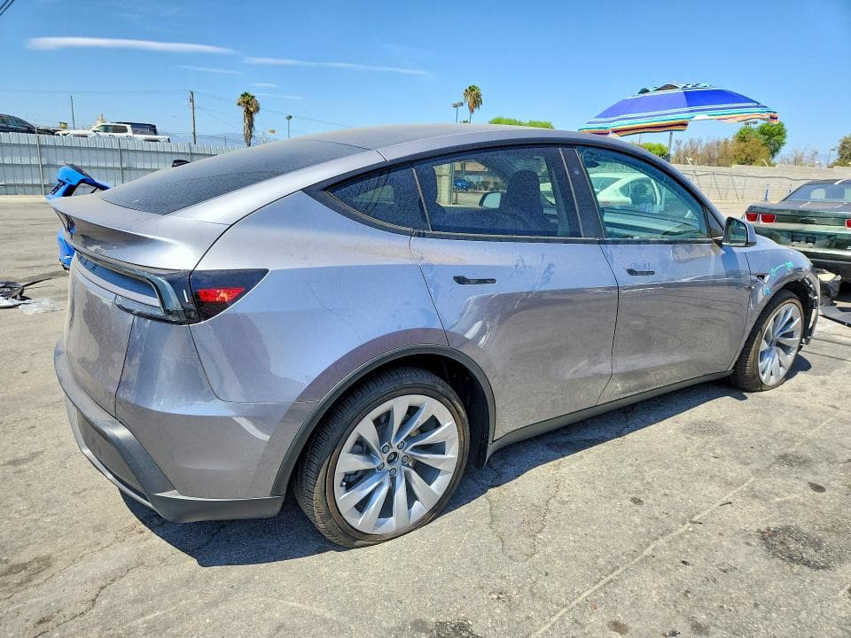 2026 TESLA MODEL Y 3