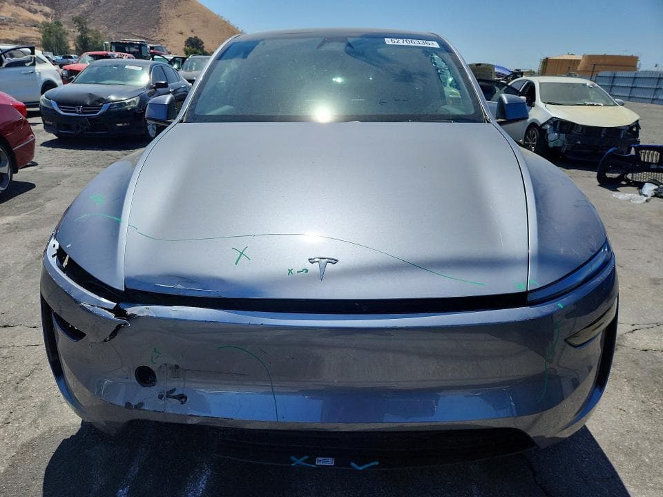 2026 TESLA MODEL Y 5