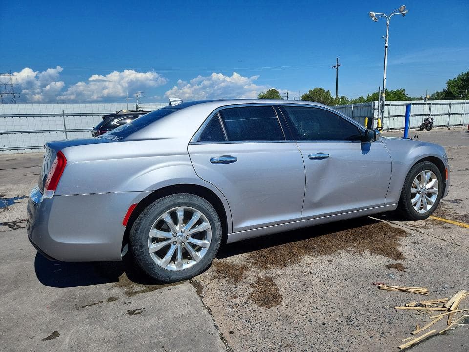 2017 CHRYSLER 300C 3