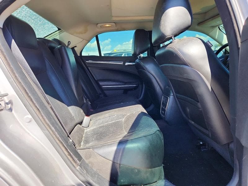 2017 CHRYSLER 300C 10