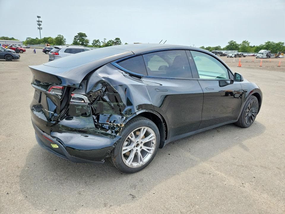 2024 TESLA MODEL Y 3