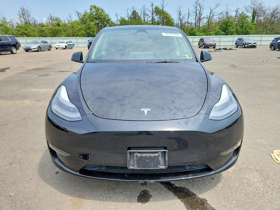 2024 TESLA MODEL Y 5