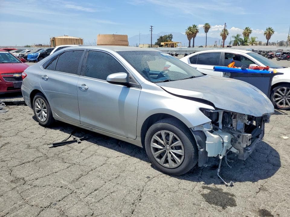 2017 TOYOTA CAMRY LE 4