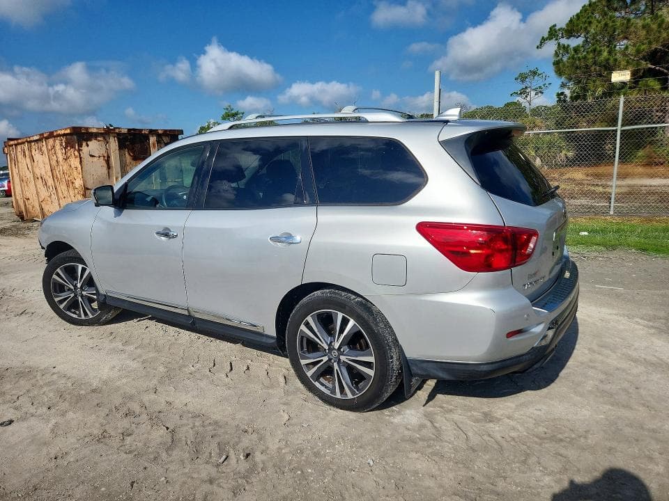 2020 NISSAN PATHFINDER PLATINUM 2