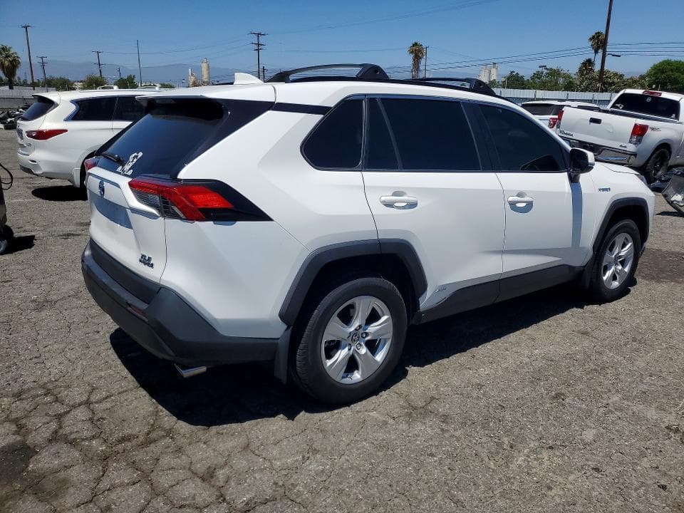 2019 TOYOTA RAV4 HYBRID XLE 3