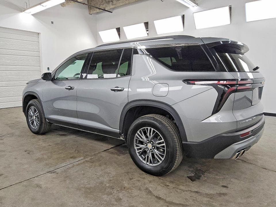2025 CHEVROLET TRAVERSE LT 2