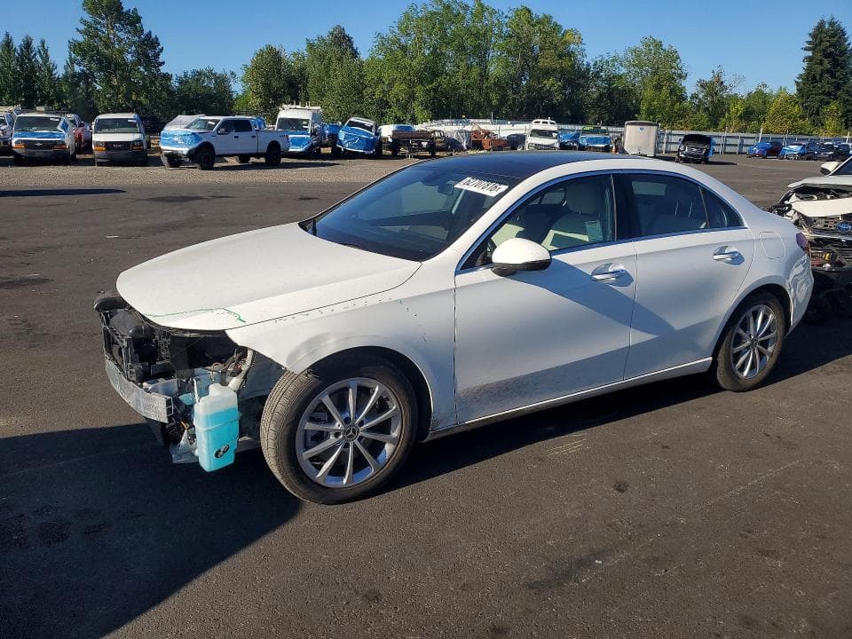 2021 MERCEDES-BENZ A 220 - 1