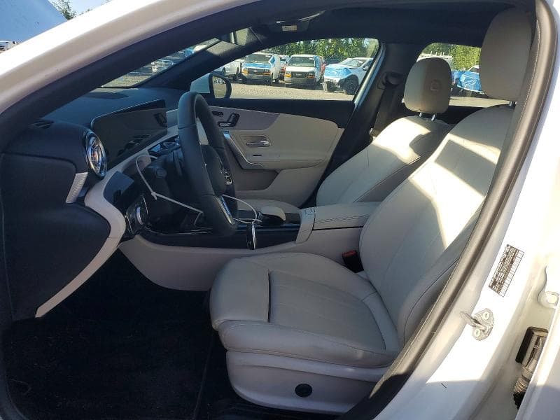 2021 MERCEDES-BENZ A 220 7