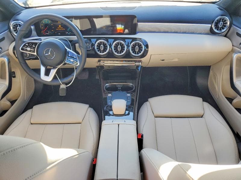 2021 MERCEDES-BENZ A 220 8