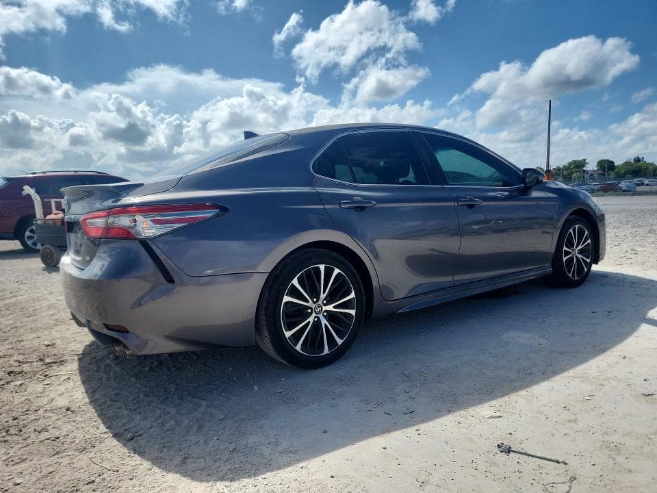 2019 TOYOTA CAMRY SE 3