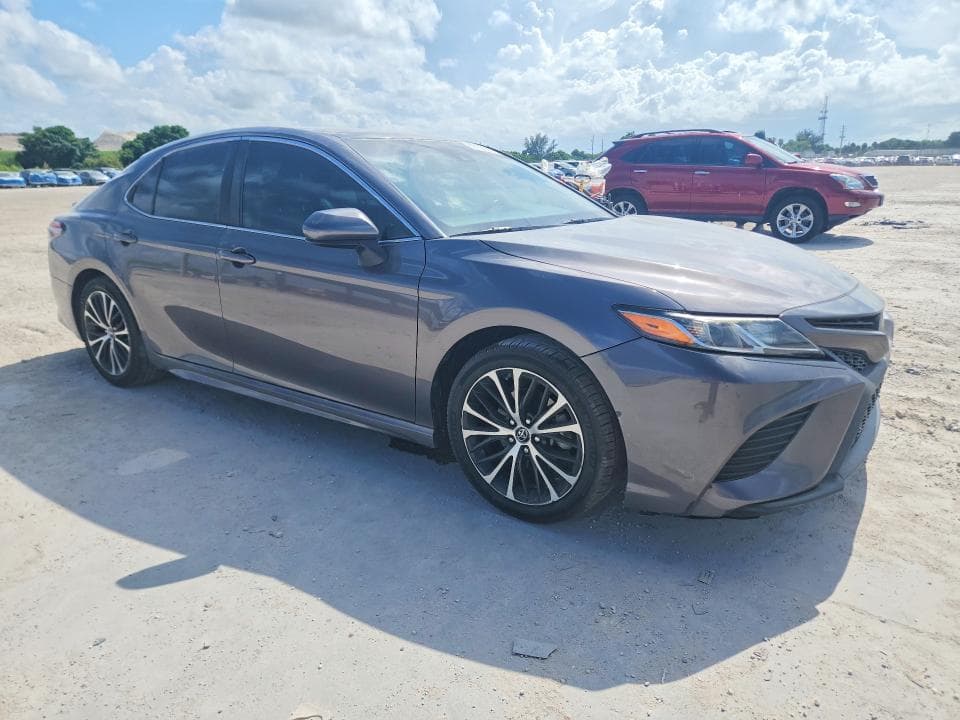 2019 TOYOTA CAMRY SE 4