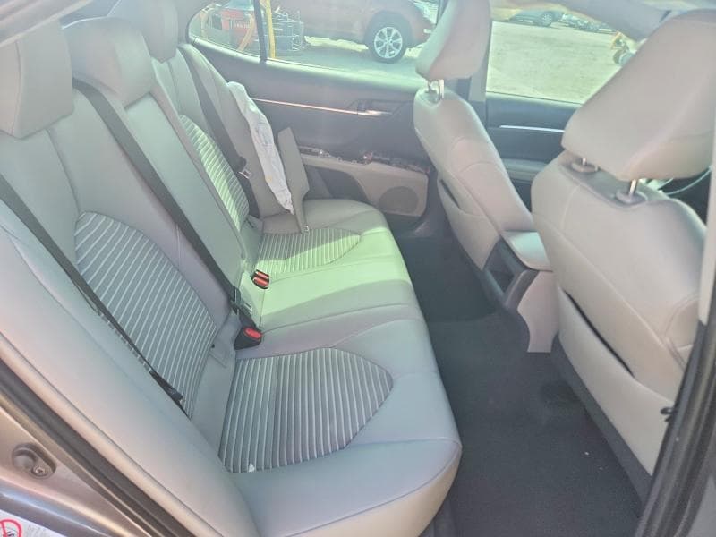 2019 TOYOTA CAMRY SE 10