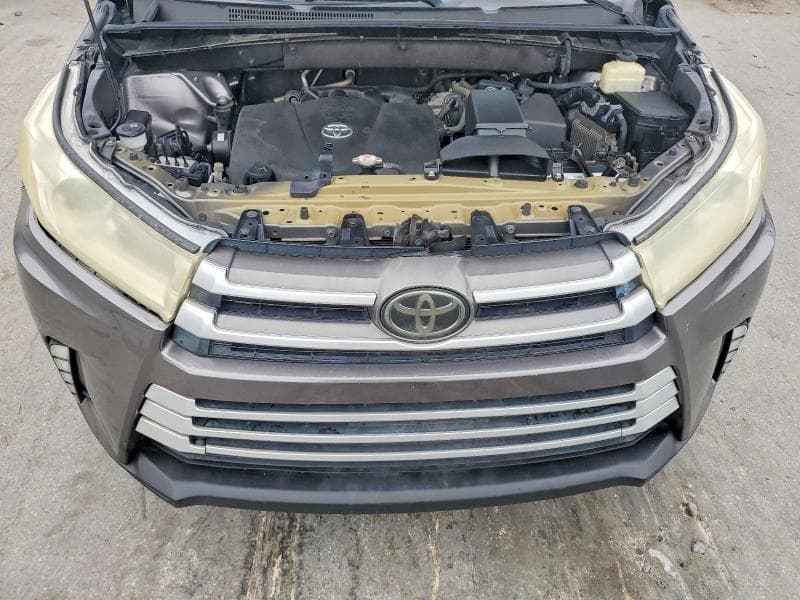 2018 TOYOTA HIGHLANDER XLE 12