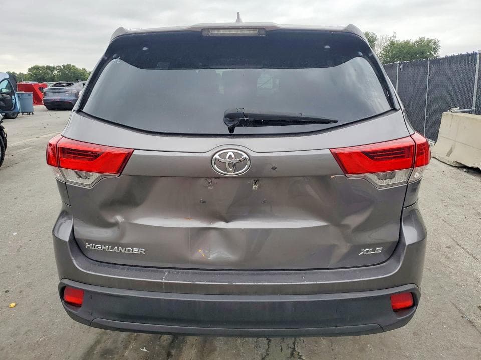 2018 TOYOTA HIGHLANDER XLE 6