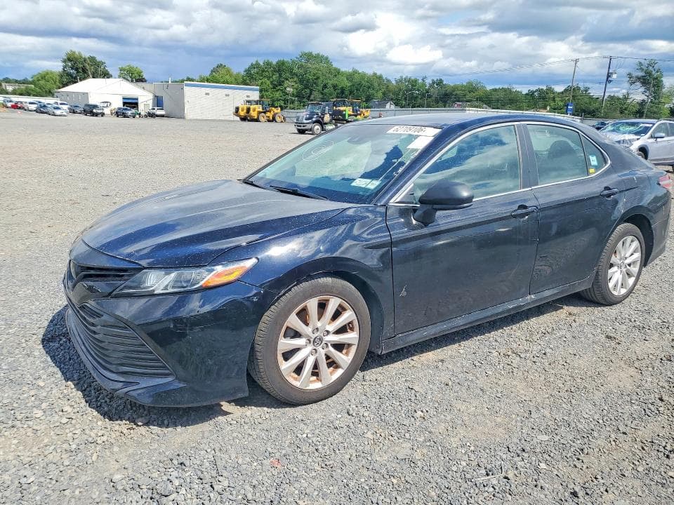 2018 TOYOTA CAMRY LE - 1