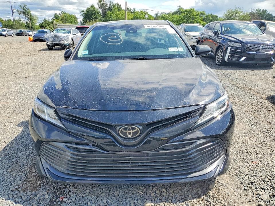 2018 TOYOTA CAMRY LE 5