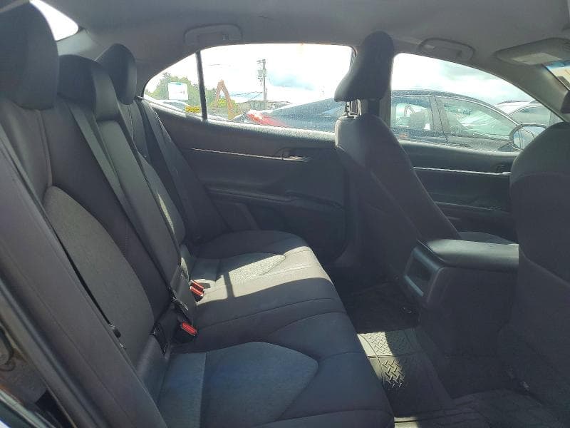 2018 TOYOTA CAMRY LE 10