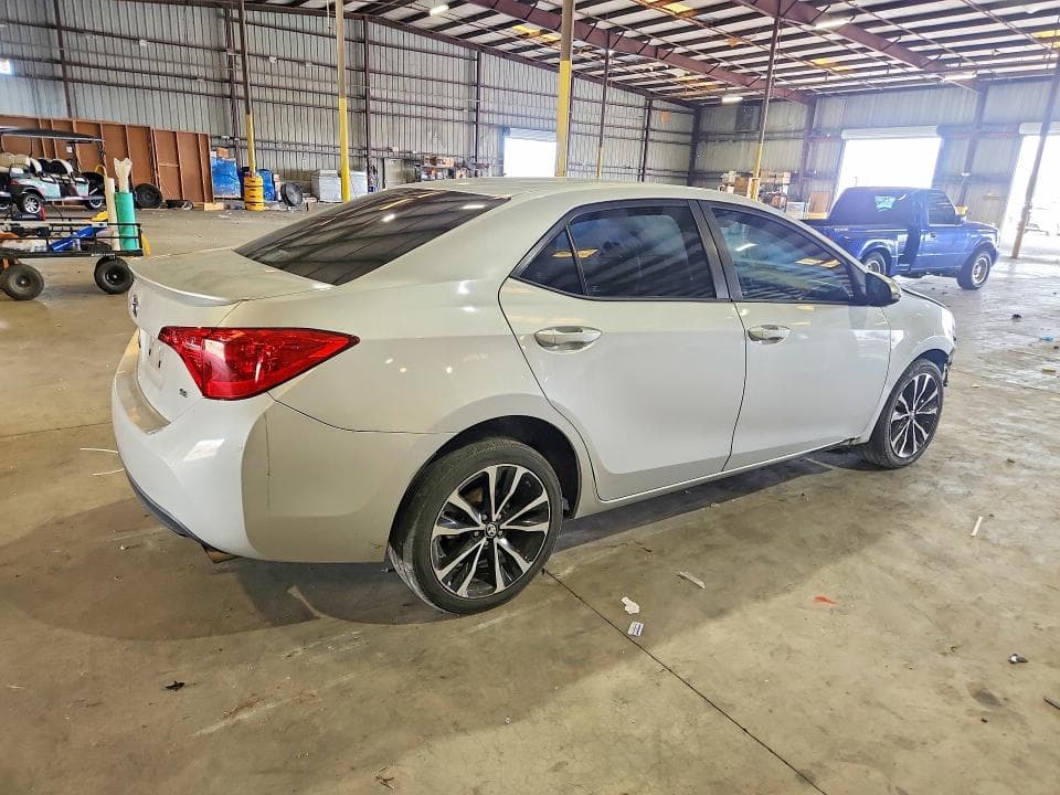 2017 TOYOTA COROLLA SE 3