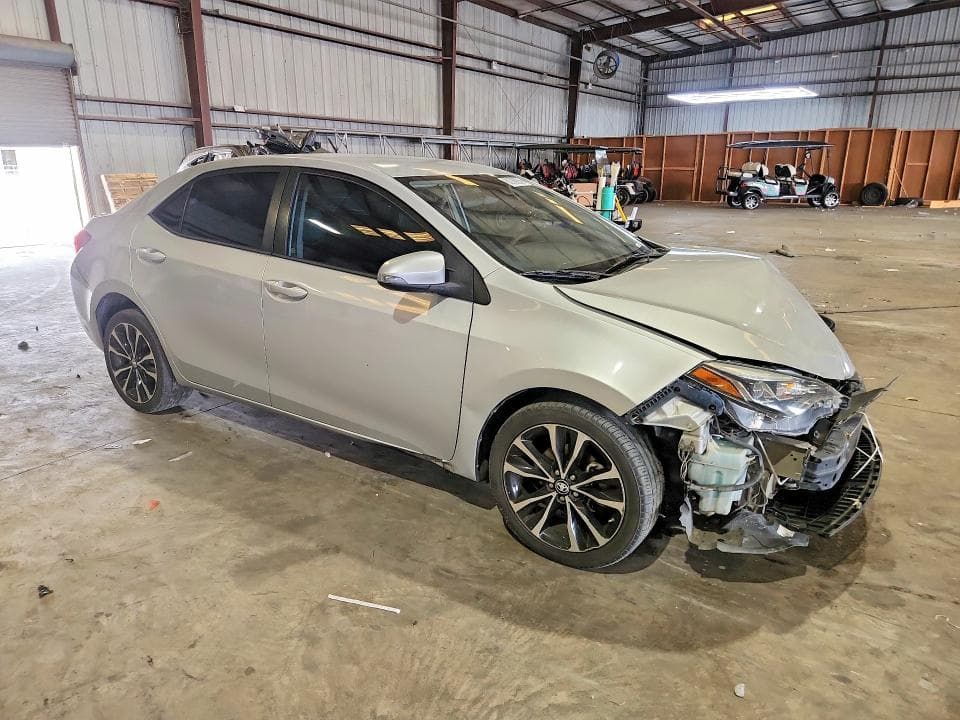 2017 TOYOTA COROLLA SE 4