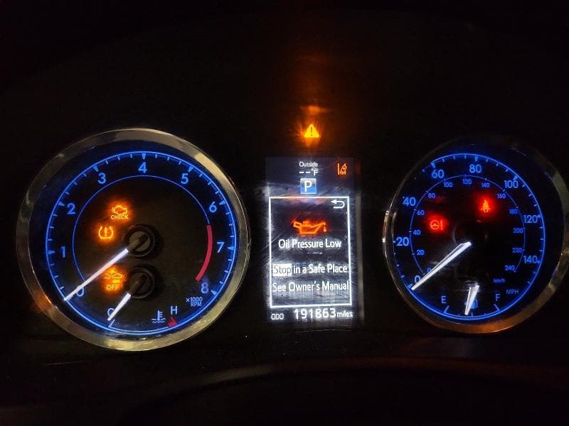 2017 TOYOTA COROLLA SE 9