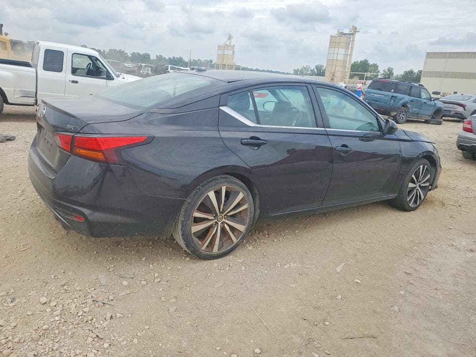 2021 NISSAN ALTIMA SR 3