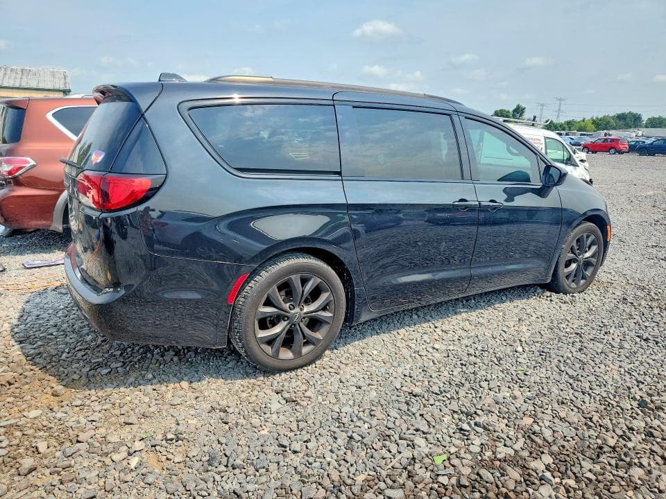 2018 CHRYSLER PACIFICA TOURING L 3