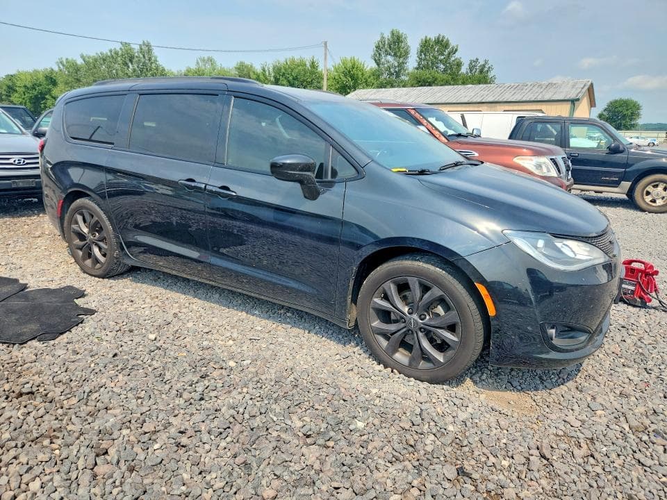 2018 CHRYSLER PACIFICA TOURING L 4