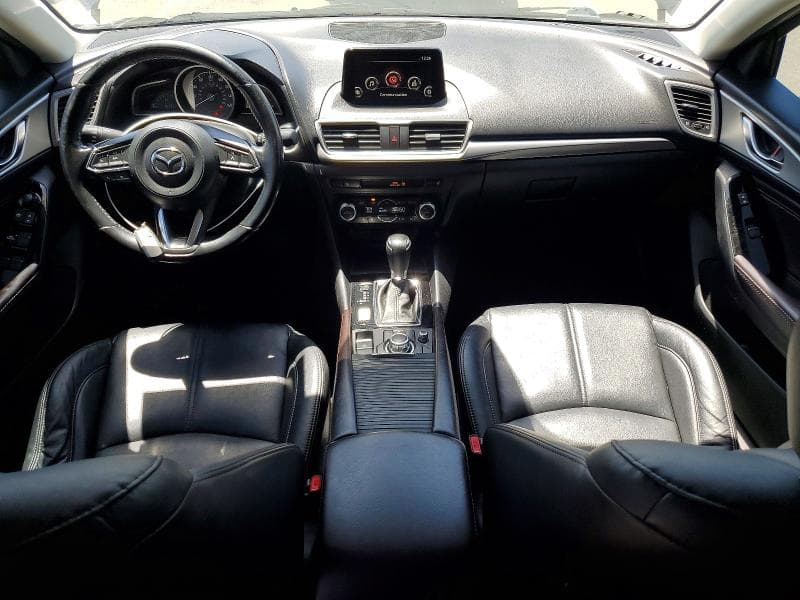 2017 MAZDA 3 TOURING 8