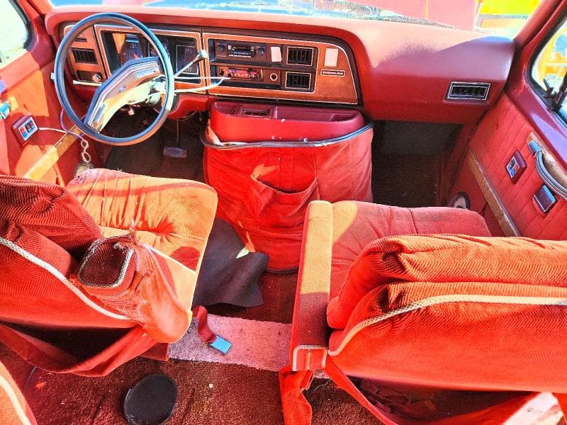 1986 FORD ECONOLINE E150 VAN 9