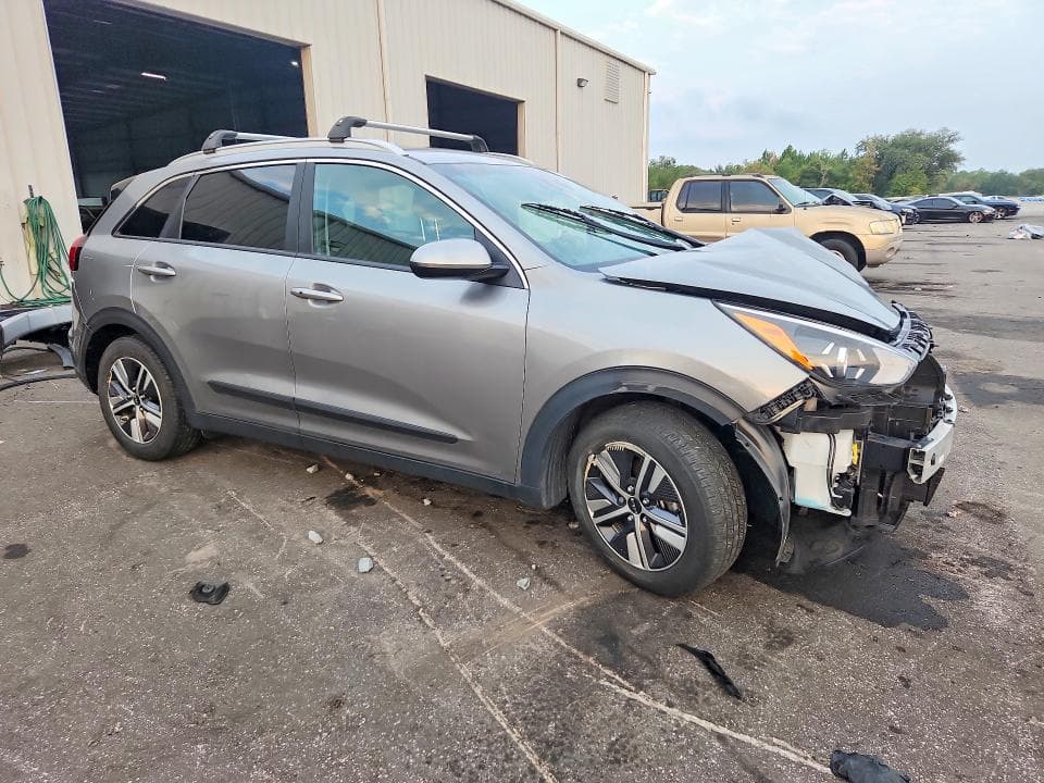 2022 KIA NIRO LXS 4