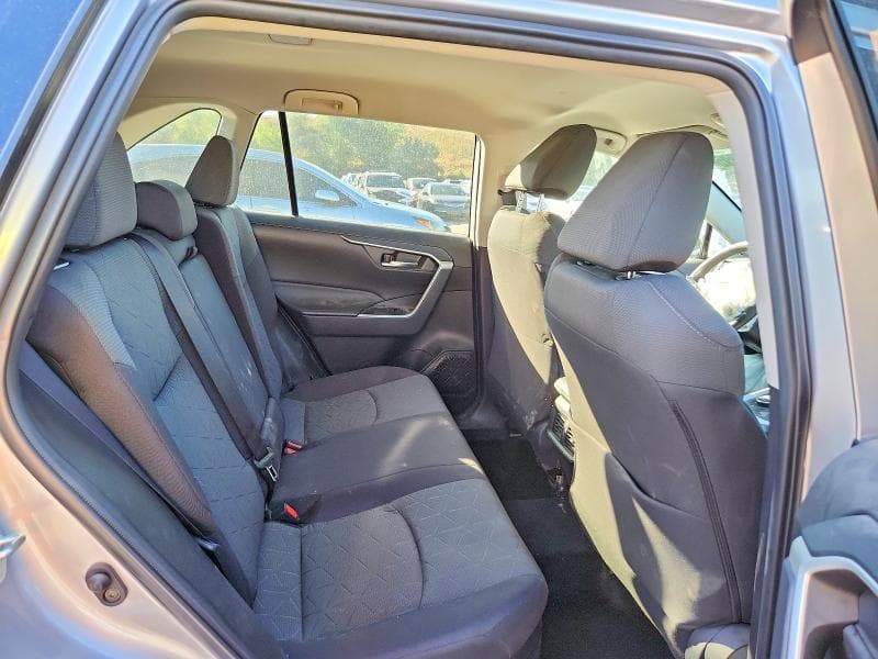 2022 TOYOTA RAV4 HYBRID XLE 11
