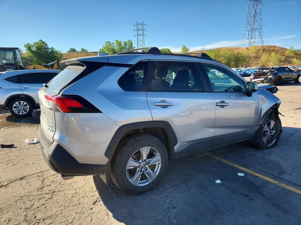 2022 TOYOTA RAV4 HYBRID XLE 3