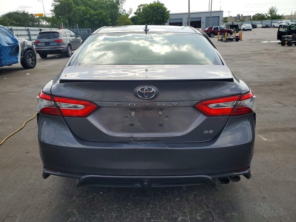 2019 TOYOTA CAMRY SE 6