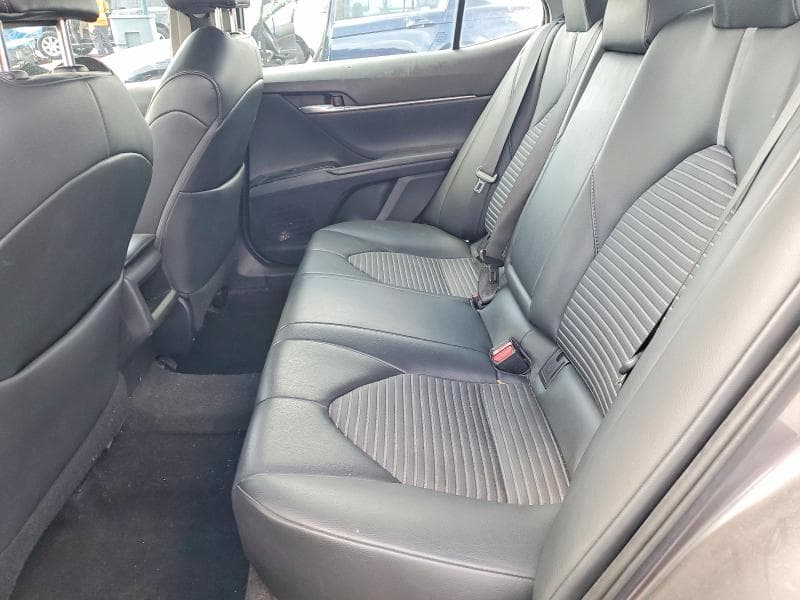 2019 TOYOTA CAMRY SE 10