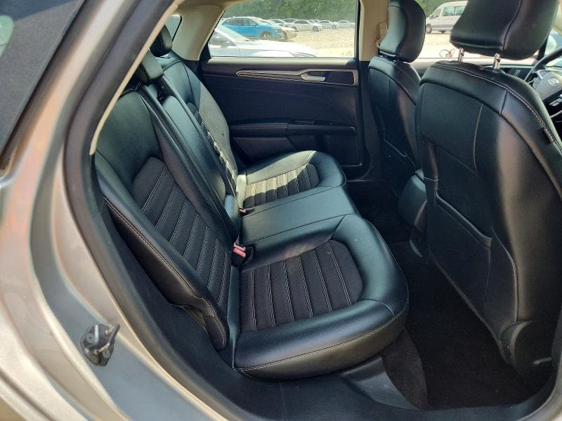 2017 FORD FUSION SE 4D SEDAN 10
