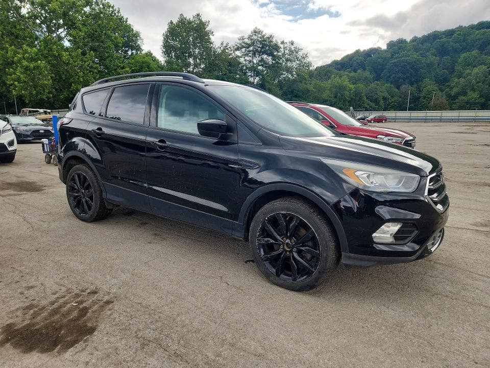 2017 FORD ESCAPE SE 4