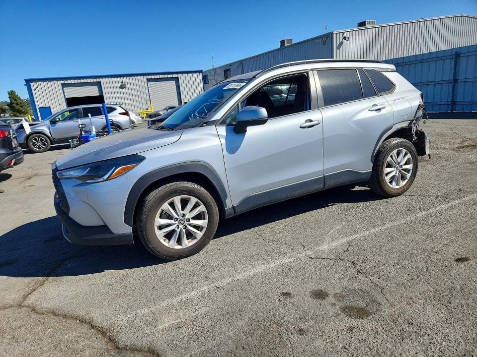 2022 TOYOTA COROLLA CROSS LE - 1