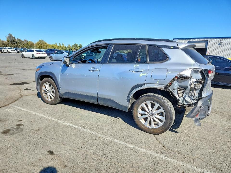 2022 TOYOTA COROLLA CROSS LE 2