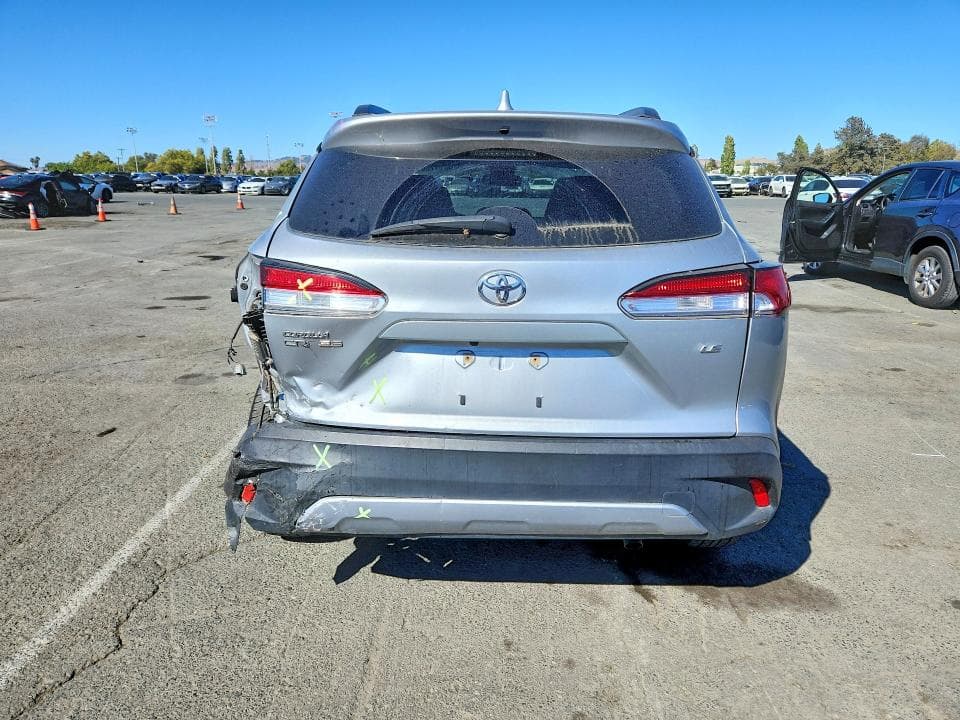 2022 TOYOTA COROLLA CROSS LE 6