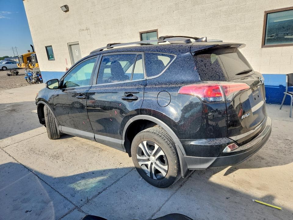 2018 TOYOTA RAV4 LE 2