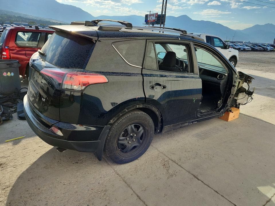 2018 TOYOTA RAV4 LE 3
