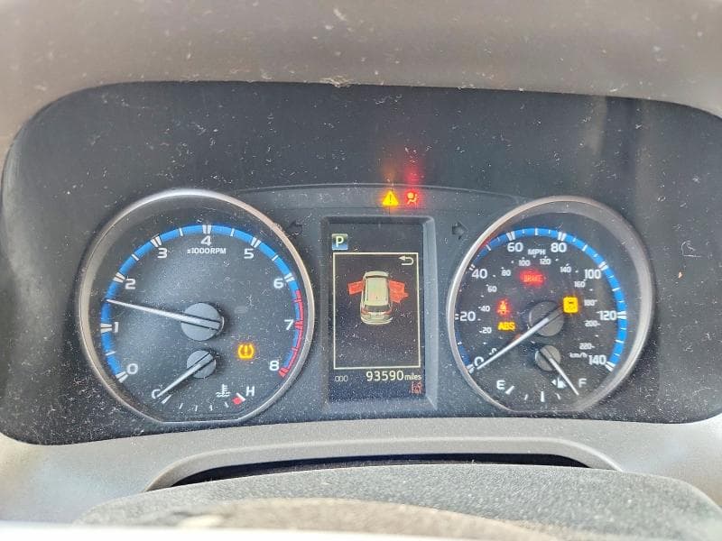 2018 TOYOTA RAV4 LE 9