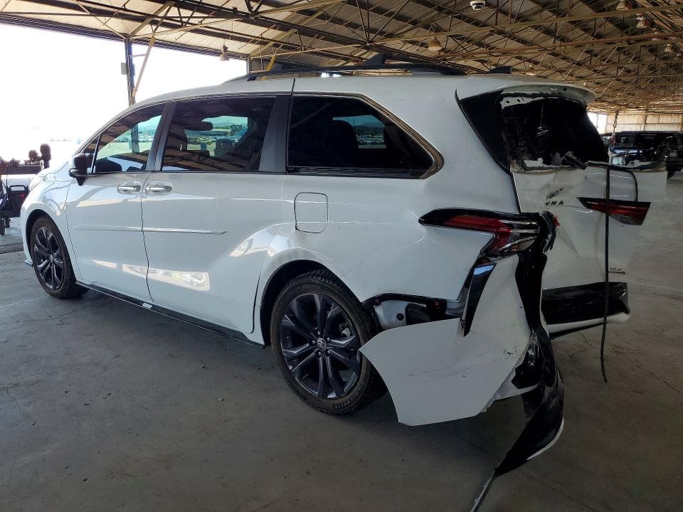 2023 TOYOTA SIENNA XSE 7-PASSENGER 2