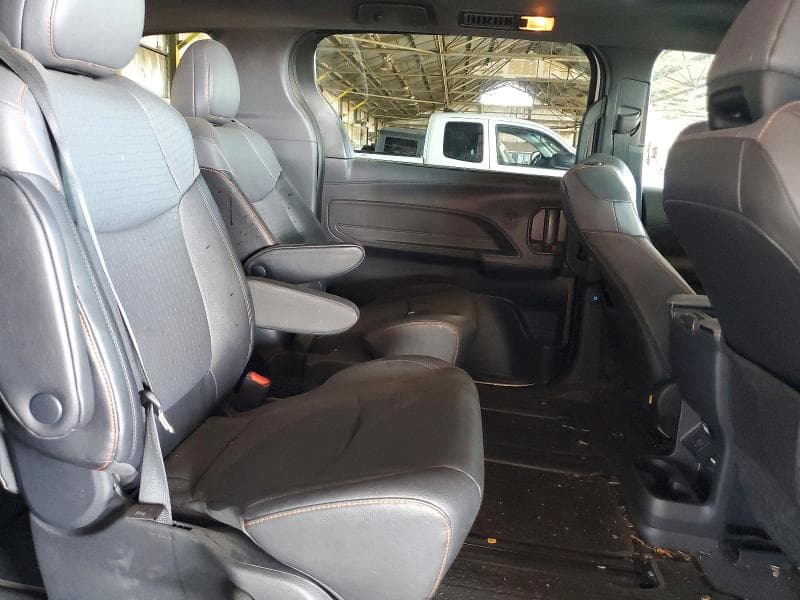 2023 TOYOTA SIENNA XSE 7-PASSENGER 11