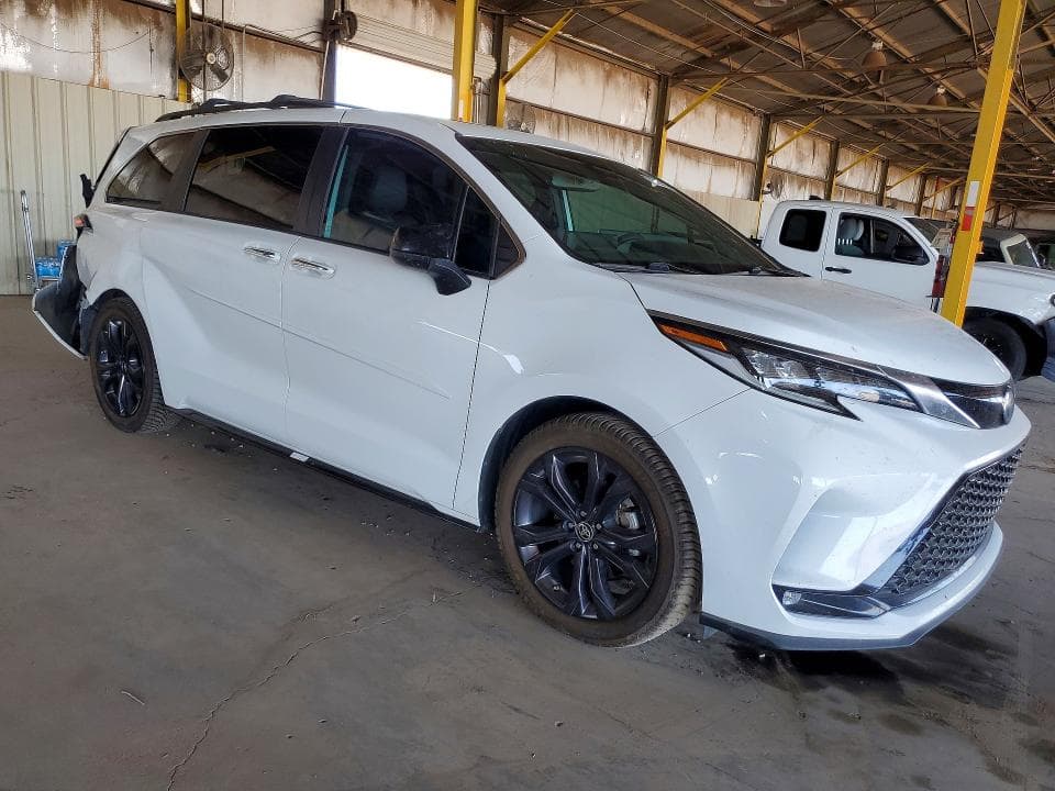 2023 TOYOTA SIENNA XSE 7-PASSENGER 4